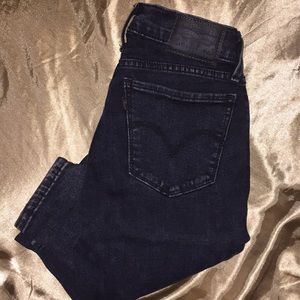Levi’s- 710 Super Skinny
